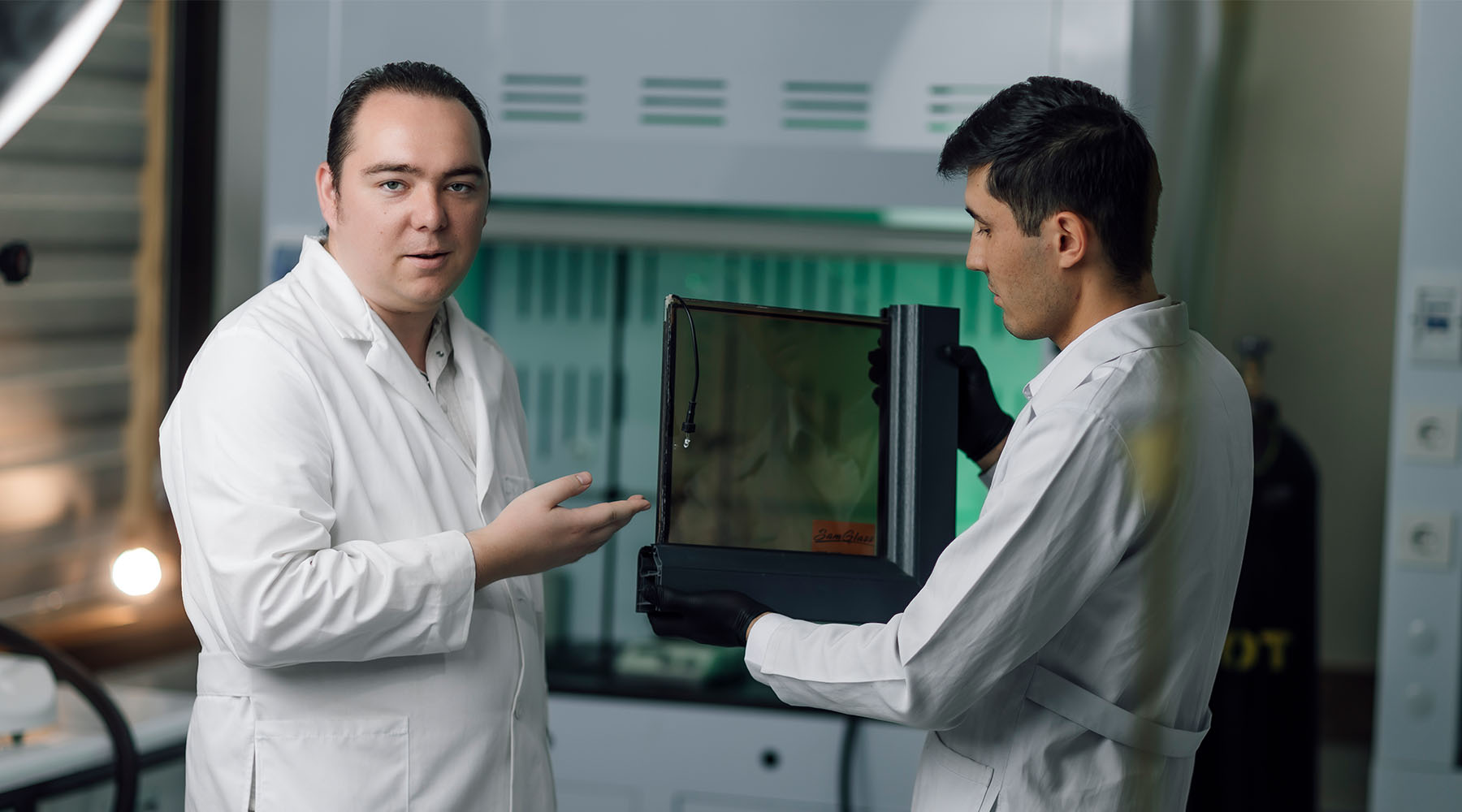 Команда в лаборатории